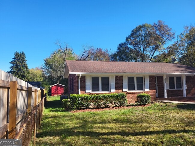 3270 Elm St in College Park, GA - Building Photo - Building Photo