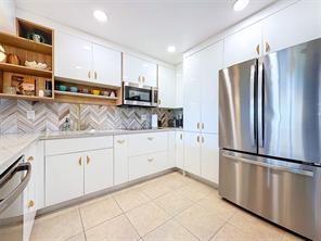2311 S Cypress Bend Dr in Pompano Beach, FL - Building Photo - Building Photo