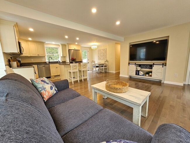 property at 22 Bush Hill Dr