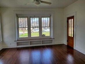 921 W Oak St in Denton, TX - Building Photo - Building Photo