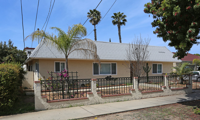 240 5th Ave Apartments in Chula Vista, CA - Building Photo - Building Photo