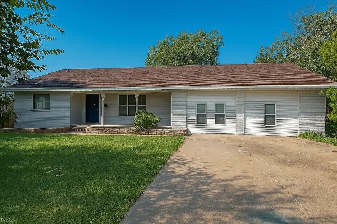 1204 NW Fort Sill Blvd in Lawton, OK - Building Photo