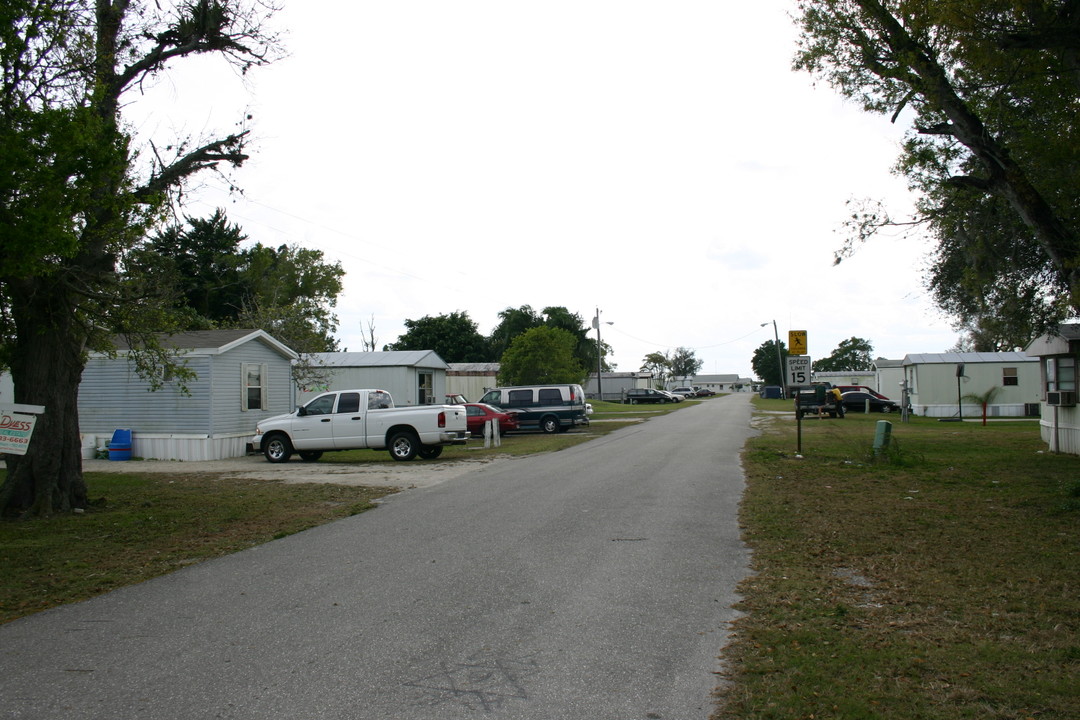 Nalls Court MHP in Clewiston, FL - Building Photo