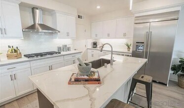 3128 Cañon St in San Diego, CA - Building Photo - Building Photo