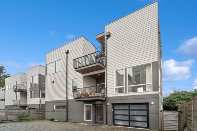 812 NW 53rd St in Seattle, WA - Building Photo - Building Photo