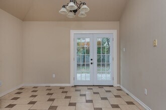 Beautiful 4 Bed, 2 Bath in a Great Location! in College Station, TX - Building Photo - Building Photo