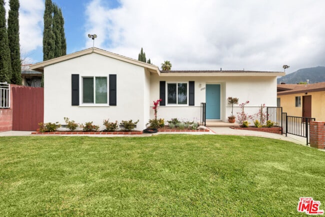1789 Atchison St in Pasadena, CA - Building Photo - Building Photo