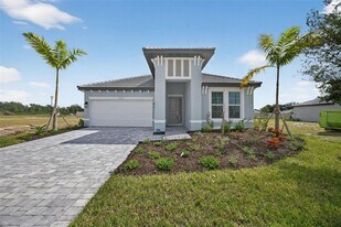 7536 Nighthawk Dr in Sarasota, FL - Building Photo