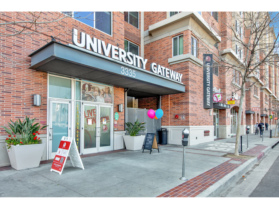 University Gateway in Los Angeles, CA - Building Photo