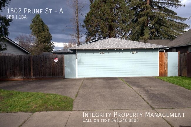 1502 Prune St in Medford, OR - Building Photo - Building Photo
