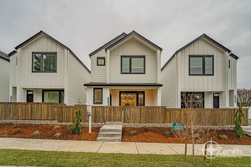 16330 NE 20th St in Vancouver, WA - Building Photo