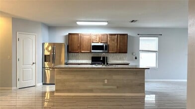 1413 Wallace Manor Pass in Winter Haven, FL - Building Photo - Building Photo