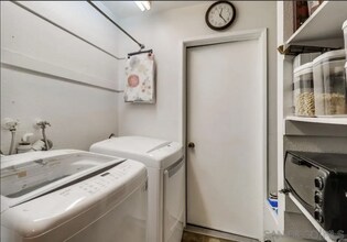 623 Beyer Way in San Diego, CA - Building Photo - Building Photo