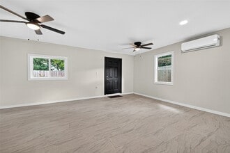23130 Bayleaf Dr in Spring, TX - Building Photo - Building Photo