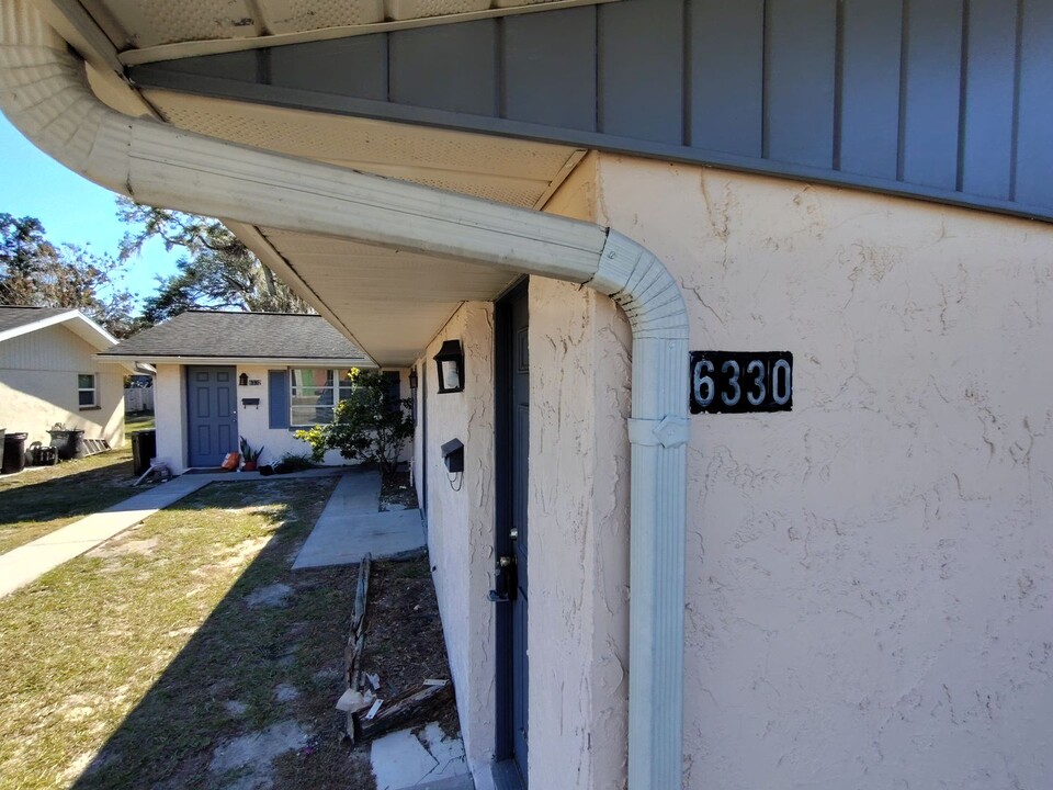 6330 Pennsylvania Ave in New Port Richey, FL - Building Photo