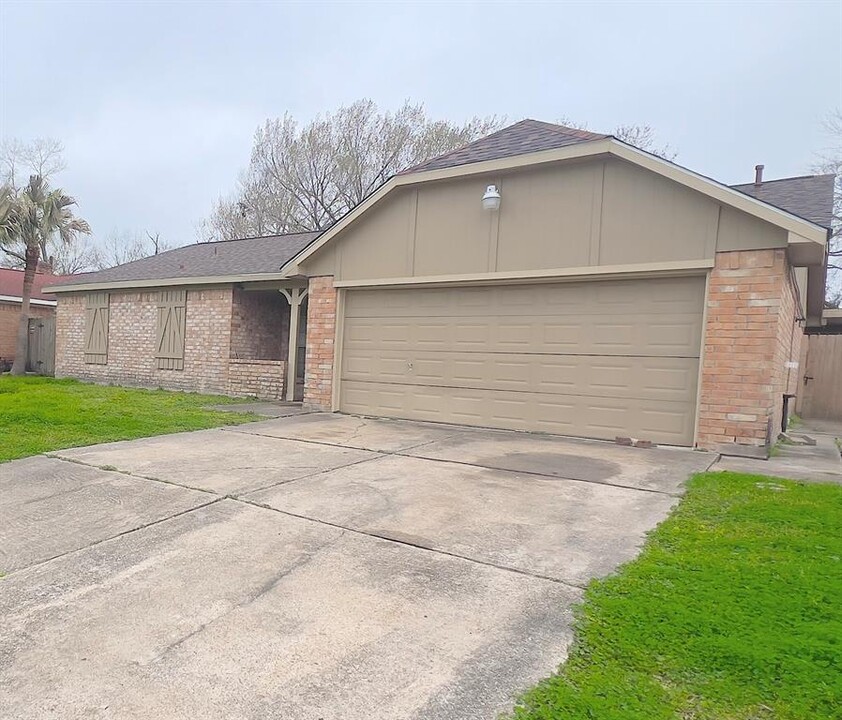 430 Breeze Park Dr in Houston, TX - Building Photo