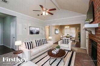 6008 Sundown Dr, Unit 14 in Watauga, TX - Foto de edificio - Building Photo