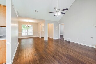 1865 Winners Cir N in Southaven, MS - Foto de edificio - Building Photo