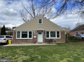 13 Brookside Rd in Glenside, PA - Building Photo