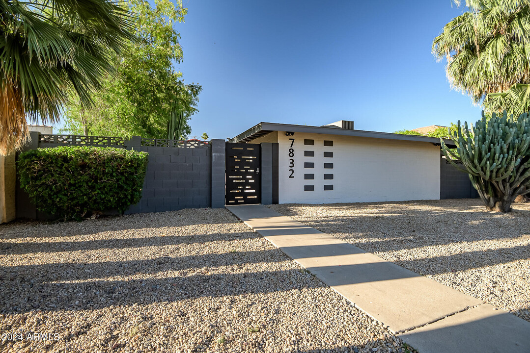 7832 E Heatherbrae Ave in Scottsdale, AZ - Building Photo