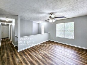 736 Ashley Ln in Stone Mountain, GA - Building Photo - Building Photo