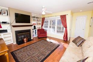 13116 Shadyside Ln in Germantown, MD - Building Photo