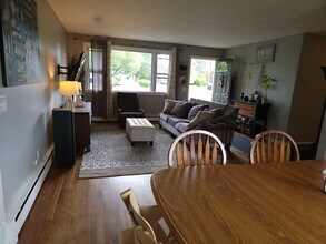 25 Mitola Dr in North Kingstown, RI - Building Photo - Building Photo