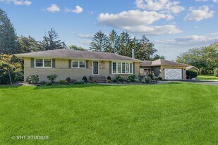 23W073 Dickens Ave in Glendale Heights, IL - Building Photo