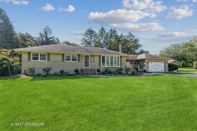 property at 23W073 Dickens Ave