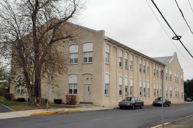 Newport Avenue Apartments in Northampton, PA - Building Photo - Building Photo