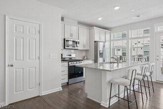 24 Sternadori Rd in Branchburg, NJ - Building Photo - Building Photo