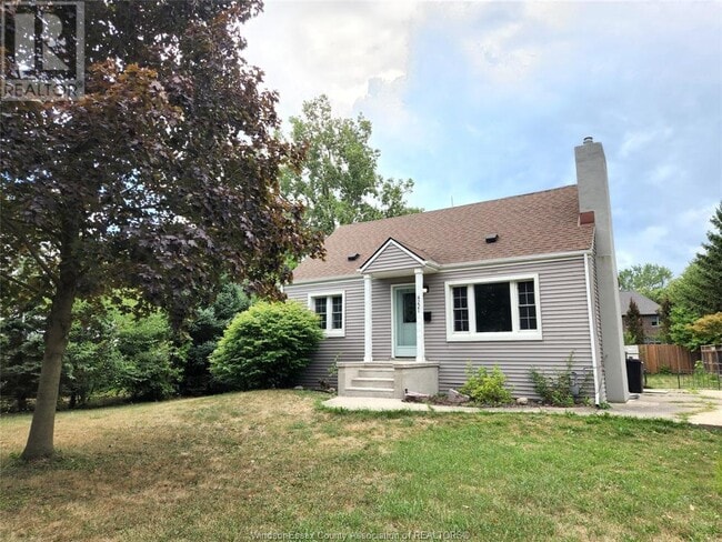 property at 4221 Kennedy Dr E