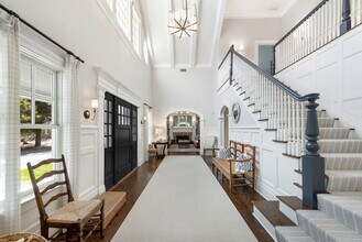 19 Fairleigh Ct in Sag Harbor, NY - Building Photo - Building Photo