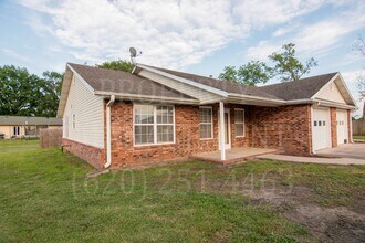 813 Shawnee St in South Coffeyville, OK - Building Photo - Building Photo