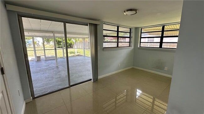 2819 Plunkett St in Hollywood, FL - Foto de edificio - Building Photo