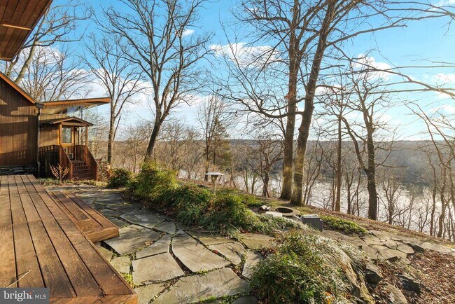 11540 Springridge Rd in Potomac, MD - Building Photo - Building Photo