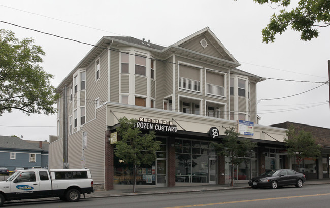 1316-1320 E Pike St in Seattle, WA - Foto de edificio - Building Photo