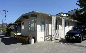 Woodland Park Apartments in San Rafael, CA - Building Photo - Building Photo