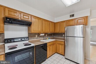 5858 Langton Dr in Alexandria, VA - Building Photo - Building Photo