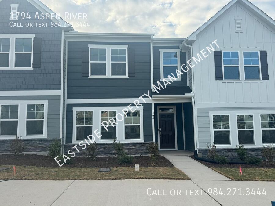 1794 Aspen River Ln in Apex, NC - Foto de edificio