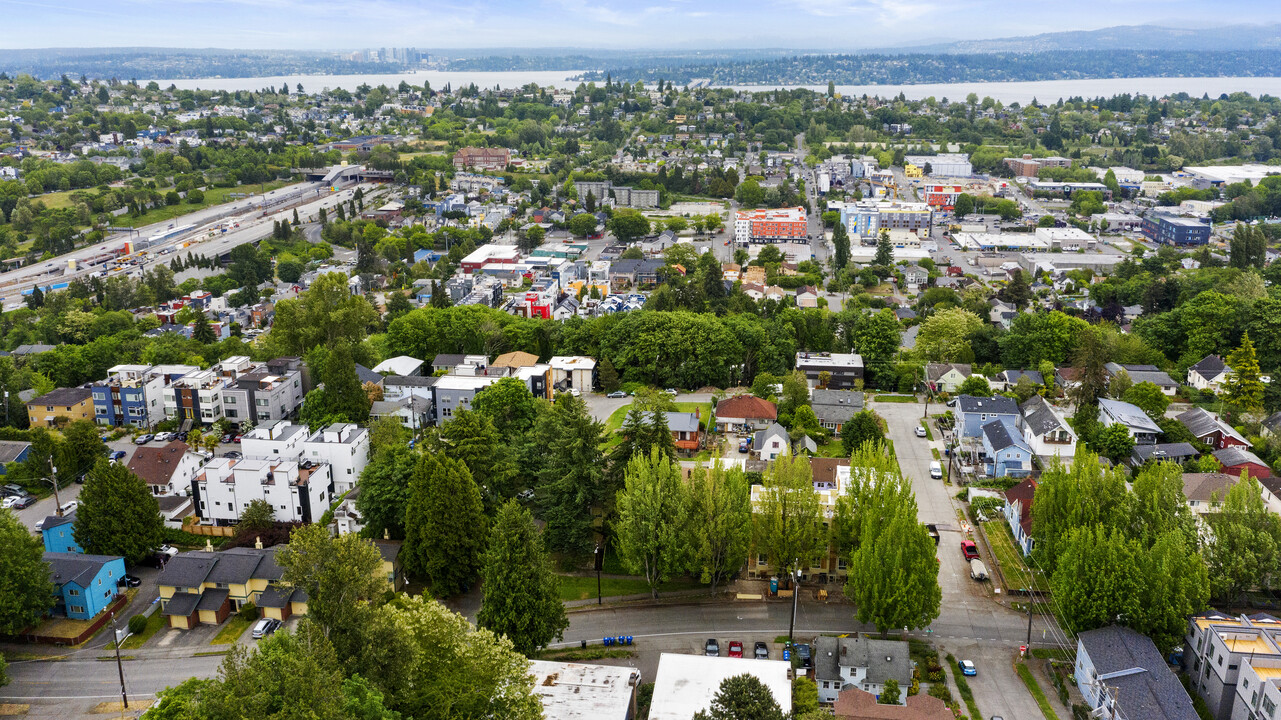 1801 15th Ave S, Unit LR in Seattle, WA - Foto de edificio