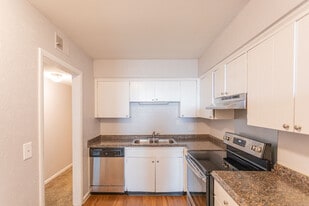 Highland Ridge Apartments in Madison, TN - Building Photo