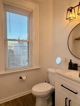 2202 Sarah St, Unit 2 in Pittsburgh, PA - Building Photo - Building Photo