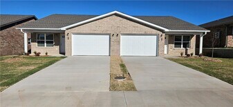 617 NW 69th Ave in Bentonville, AR - Building Photo