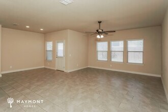 12611 Ponder Ranch in San Antonio, TX - Building Photo - Building Photo