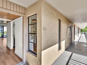 21 Royal Palm Way in Boca Raton, FL - Building Photo - Building Photo