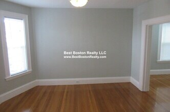 106 Highland Rd in Somerville, MA - Building Photo - Building Photo