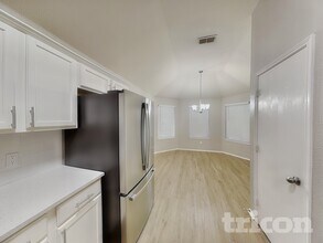 1658 Wildflower Dr in Waxahachie, TX - Building Photo - Building Photo