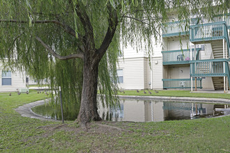 Willowbrook Apartments in New Orleans, LA - Building Photo - Building Photo