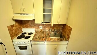 1110 Commonwealth Ave in Boston, MA - Building Photo